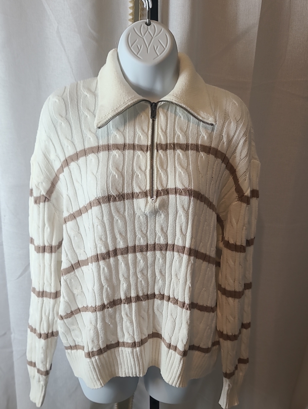 Hollister Cozy Women's Cable Knit Sweater - Size Med